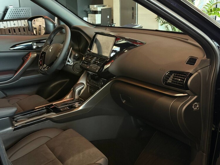 ECLIPSE CROSS INSTYLE 1.5 CVT 4WD (чорний аметисовий металік - X42)