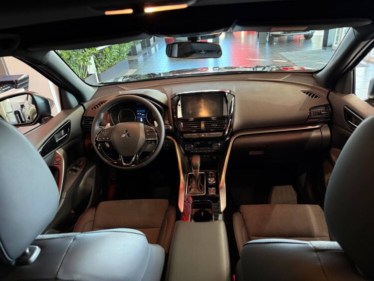 ECLIPSE CROSS INSTYLE 1.5 CVT 4WD (чорний аметисовий металік - X42)