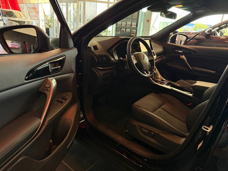 ECLIPSE CROSS INSTYLE 1.5 CVT 4WD (чорний аметисовий металік - X42)