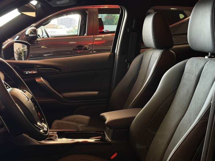 ECLIPSE CROSS INSTYLE 1.5 CVT 4WD (чорний аметисовий металік - X42)