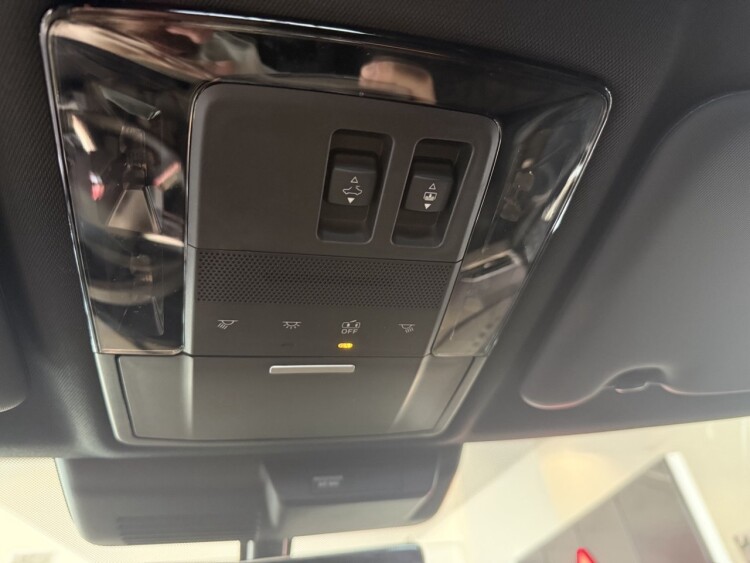 OUTLANDER ULTIMATE BLACK 2.5 CVT 4WD (Графітовий металік з чорним дахом XFU)