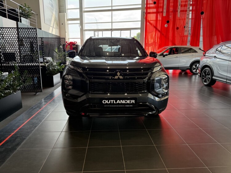OUTLANDER ULTIMATE BLACK 2.5 CVT 4WD (Графітовий металік з чорним дахом XFU)