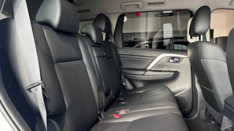 PAJERO SPORT INSTYLE 3.0 MIVEC АТ Super Select 4WD-II (Білий діамантовий перламутр W85)