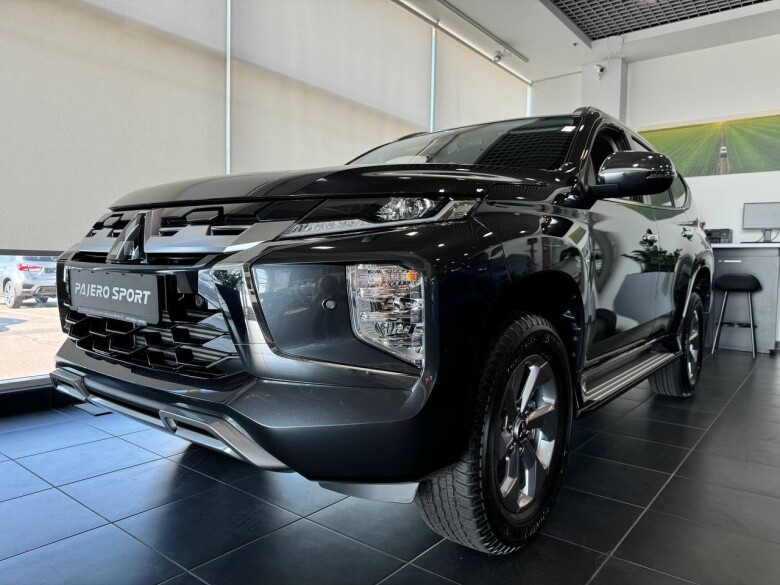 PAJERO SPORT Ultimate 2.4 8AT 4WD
