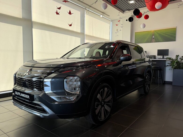 OUTLANDER ULTIMATE PLUS 2.5 CVT 4WD