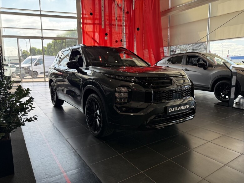 OUTLANDER ULTIMATE BLACK 2.5 CVT 4WD (Графітовий металік з чорним дахом XFU)